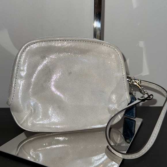 Coach Legacy soft silver leather wristlet - Picture 3 of 11